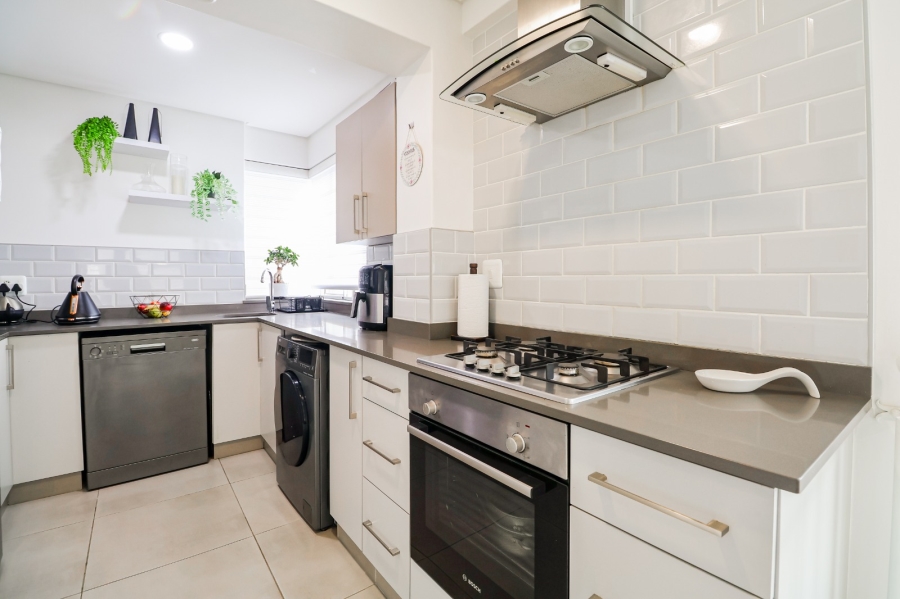 2 Bedroom Property for Sale in Island View Western Cape